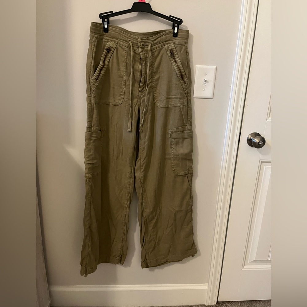 Women’s American Eagle army green Cargo Pants